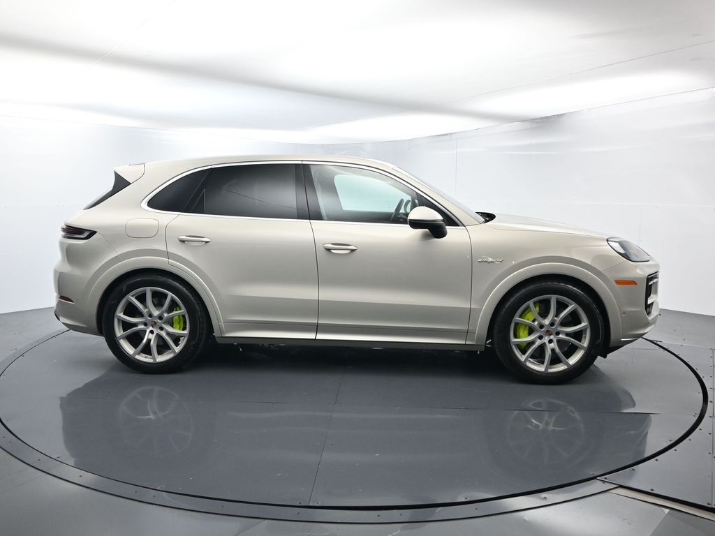 2025 Porsche Cayenne E-Hybrid S photo 15
