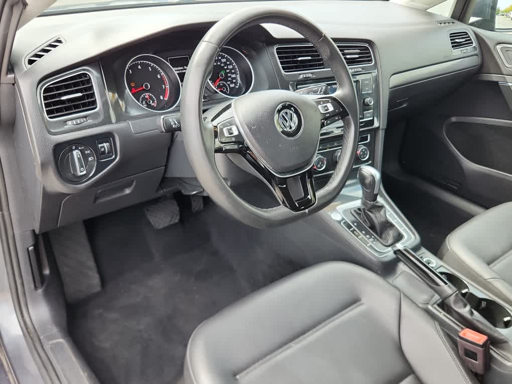 2021 Volkswagen Golf TSI photo 11