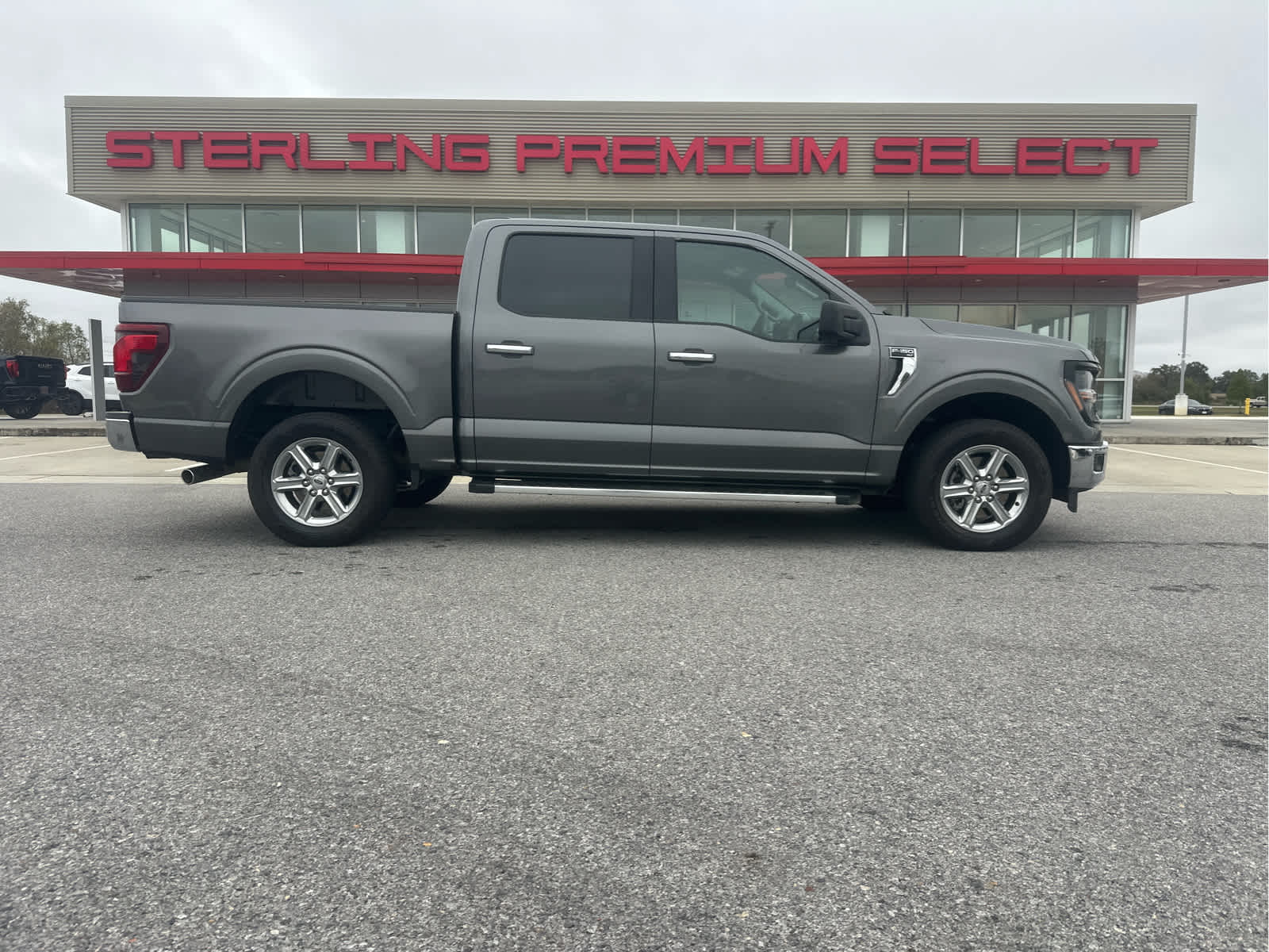 2025 Ford F-150 XLT's photo