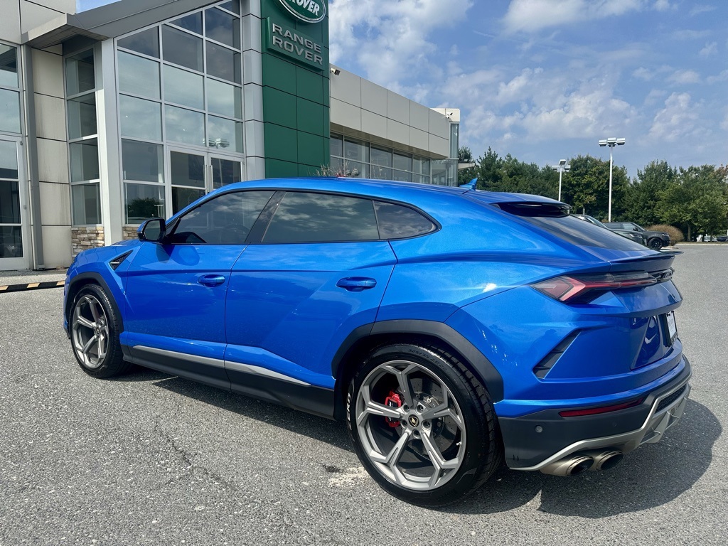 2019 Lamborghini Urus Base photo 8