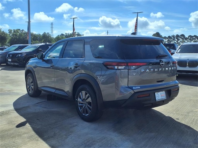 2025 Nissan Pathfinder S photo 2