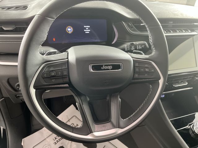 2025 Jeep Grand Cherokee Laredo X photo 4