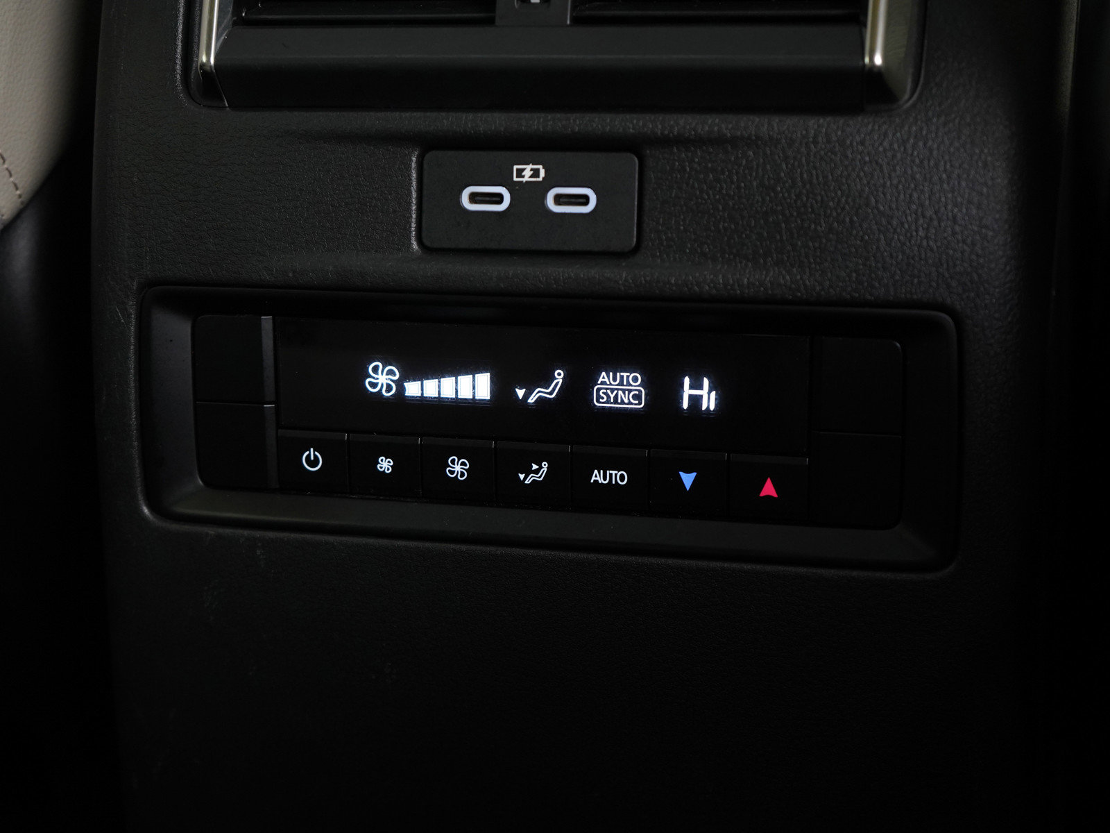 2024 Mazda CX-90 Premium photo 16