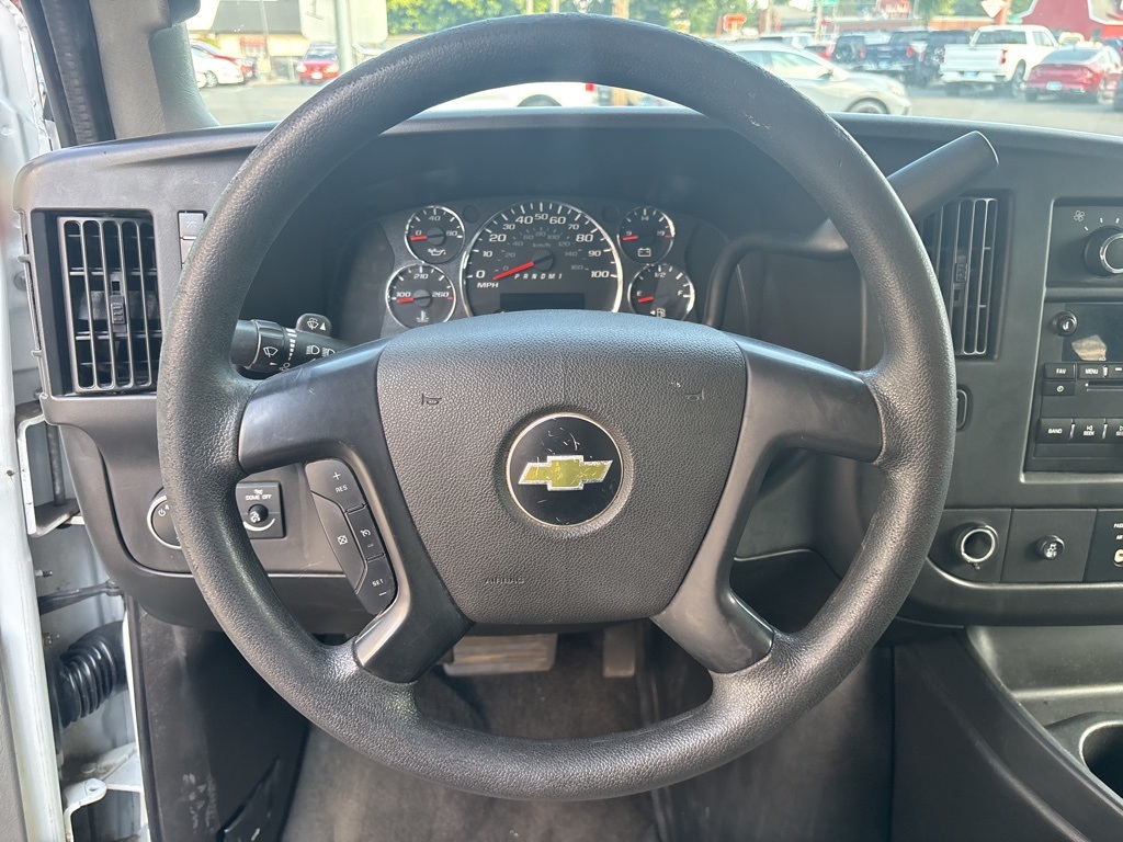 2016 Chevrolet Express 3500 Passenger Van photo 19