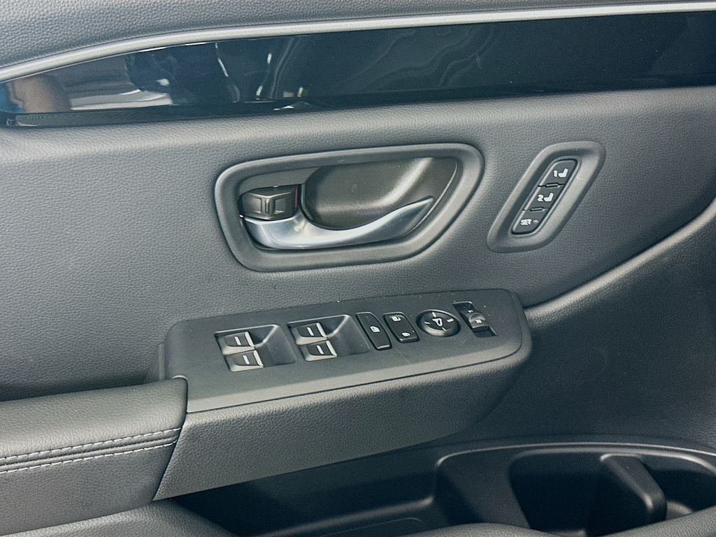 2025 Honda Pilot Touring photo 18