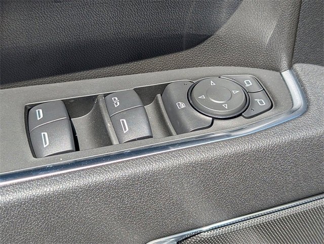 2025 Chevrolet Silverado 1500 LT photo 17