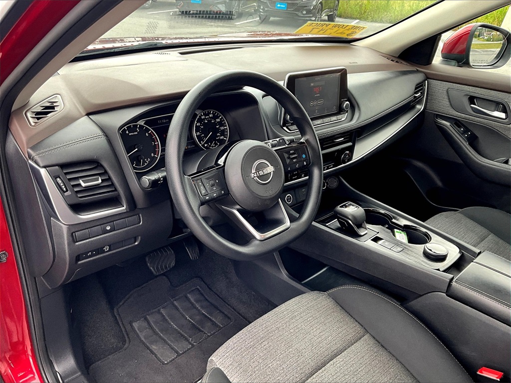 2023 Nissan Rogue SV photo 5