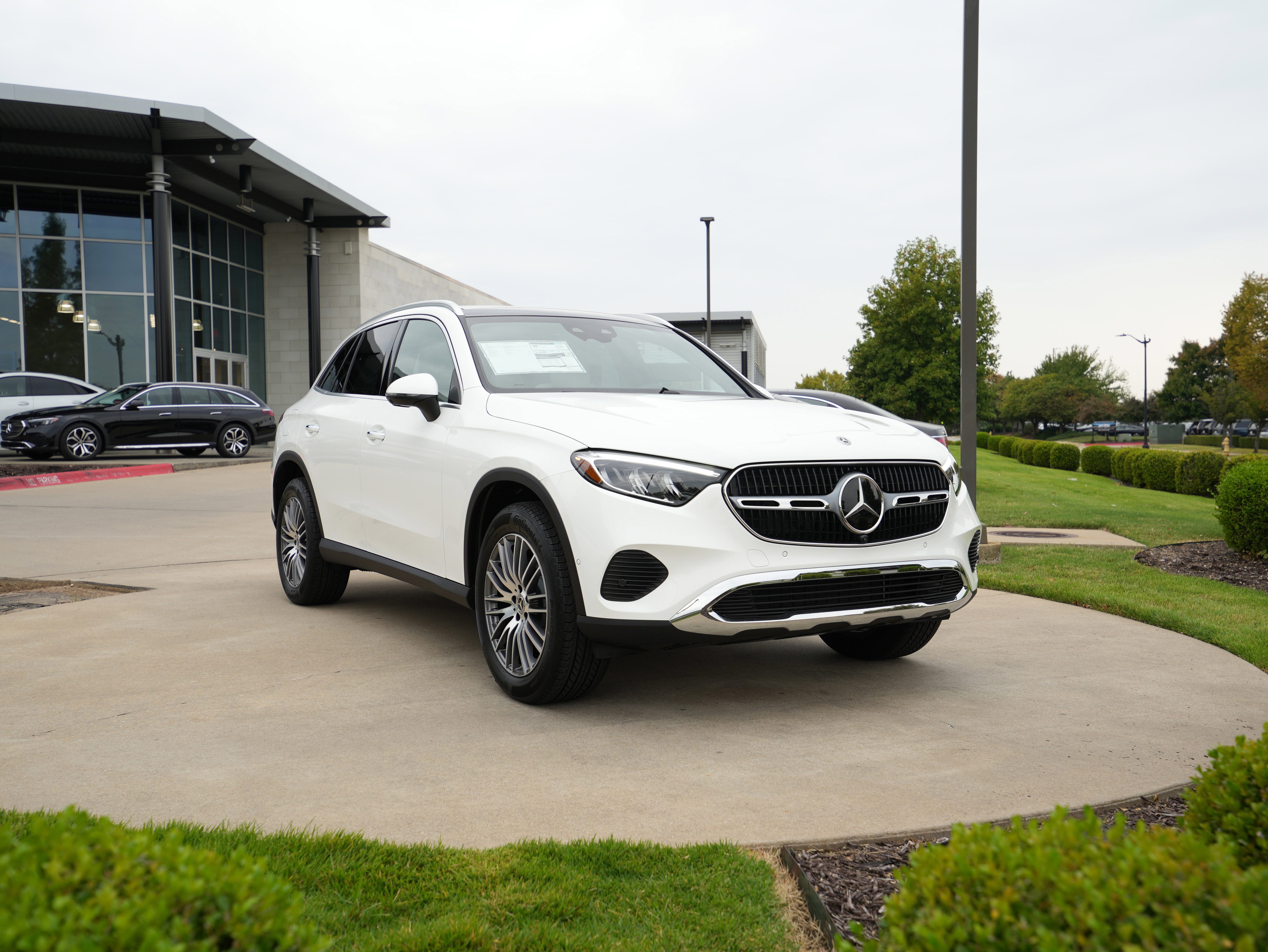 2026 Mercedes-Benz GLC Base's photo