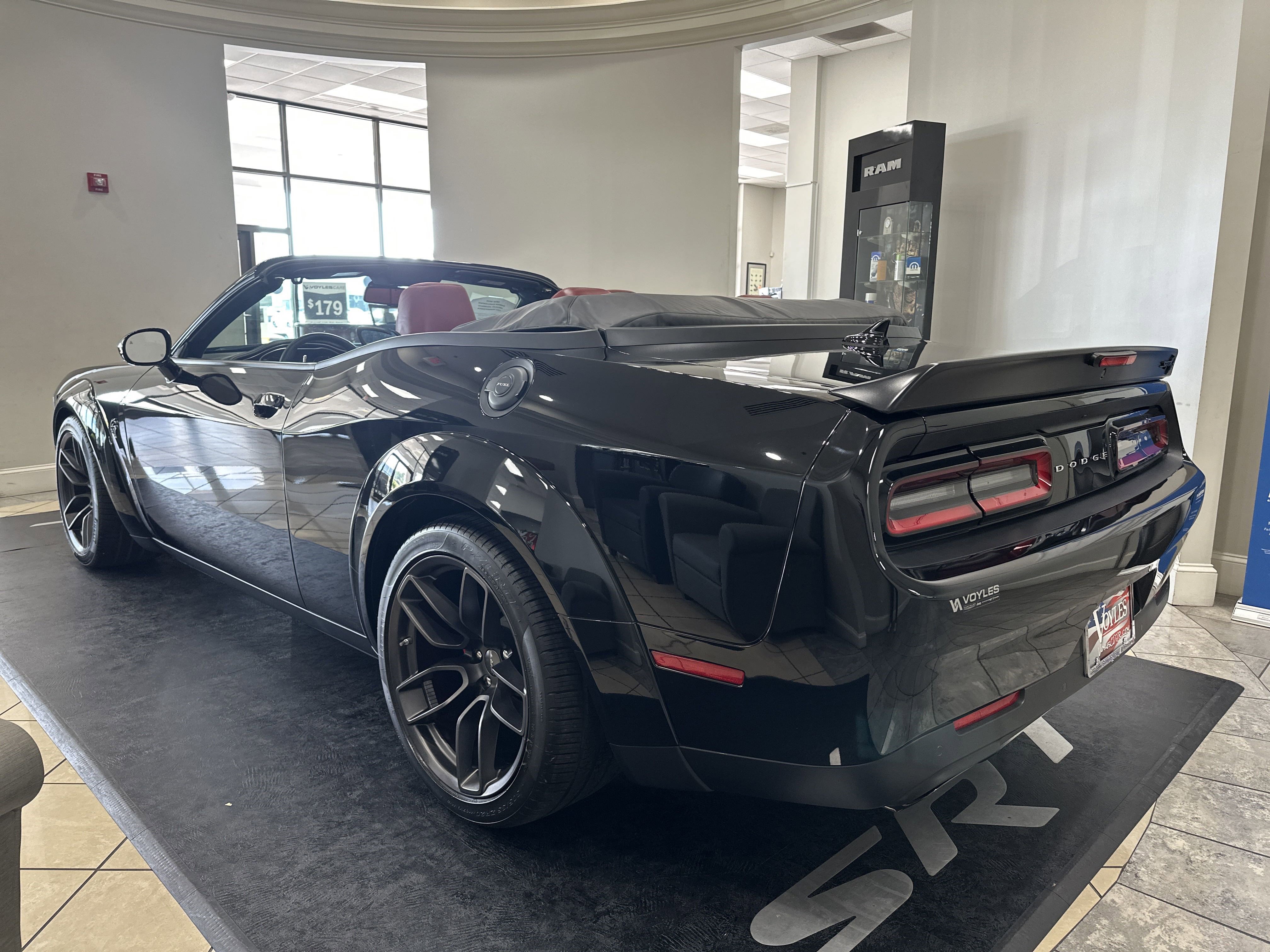 2023 Dodge Challenger SRT8 Hellcat Widebody photo 4