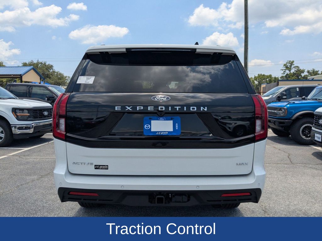 2025 Ford Expedition MAX photo 3