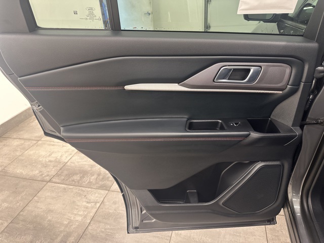 2025 Ford Explorer ST-Line photo 28