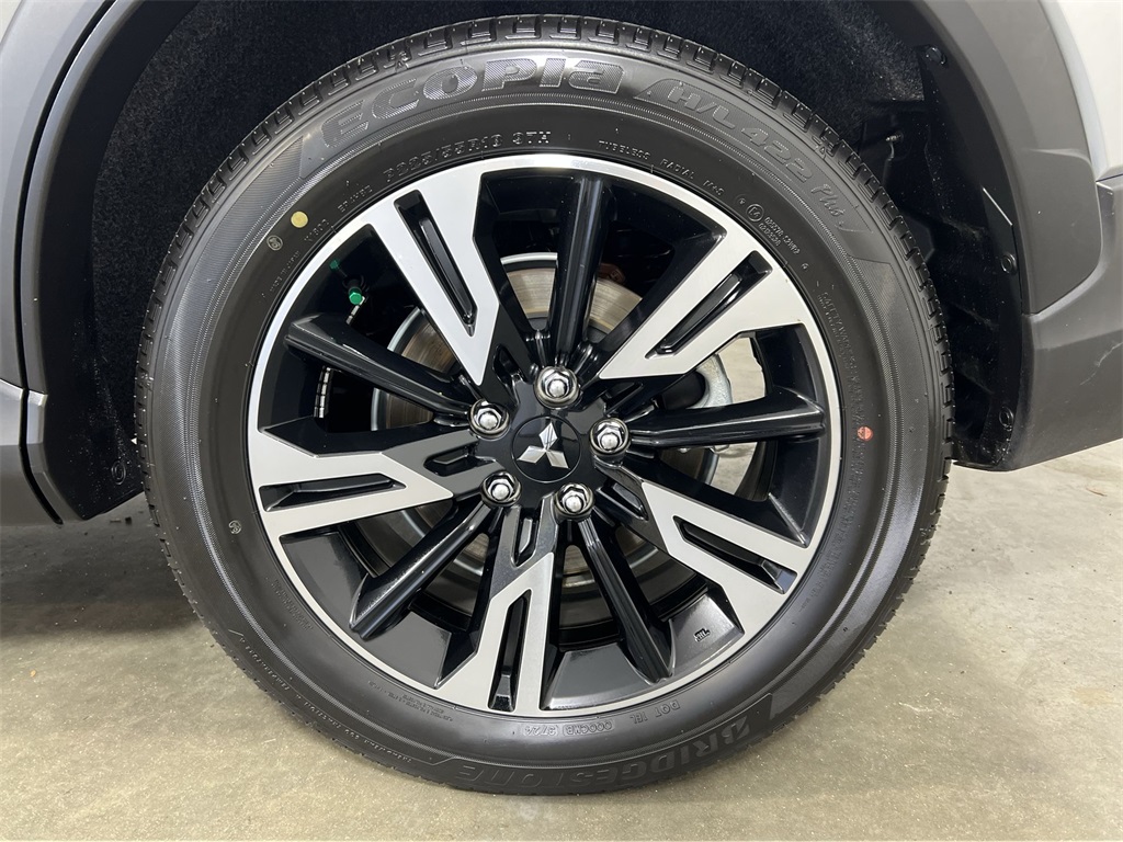 2025 Mitsubishi Eclipse Cross SE photo 16