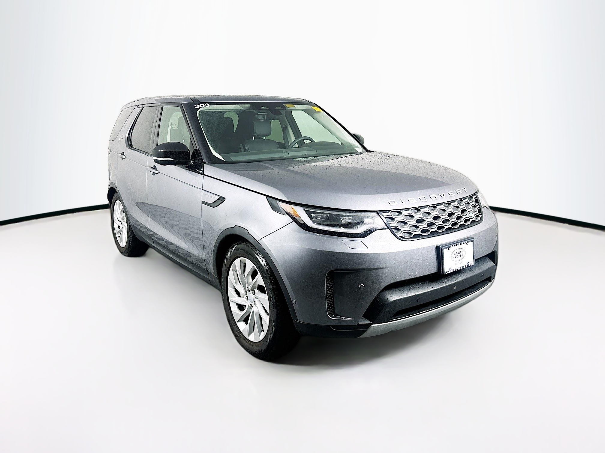2024 Land Rover Discovery S photo 3