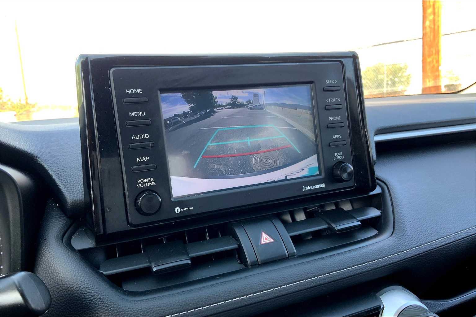 2021 Toyota RAV4 Hybrid XLE photo 25