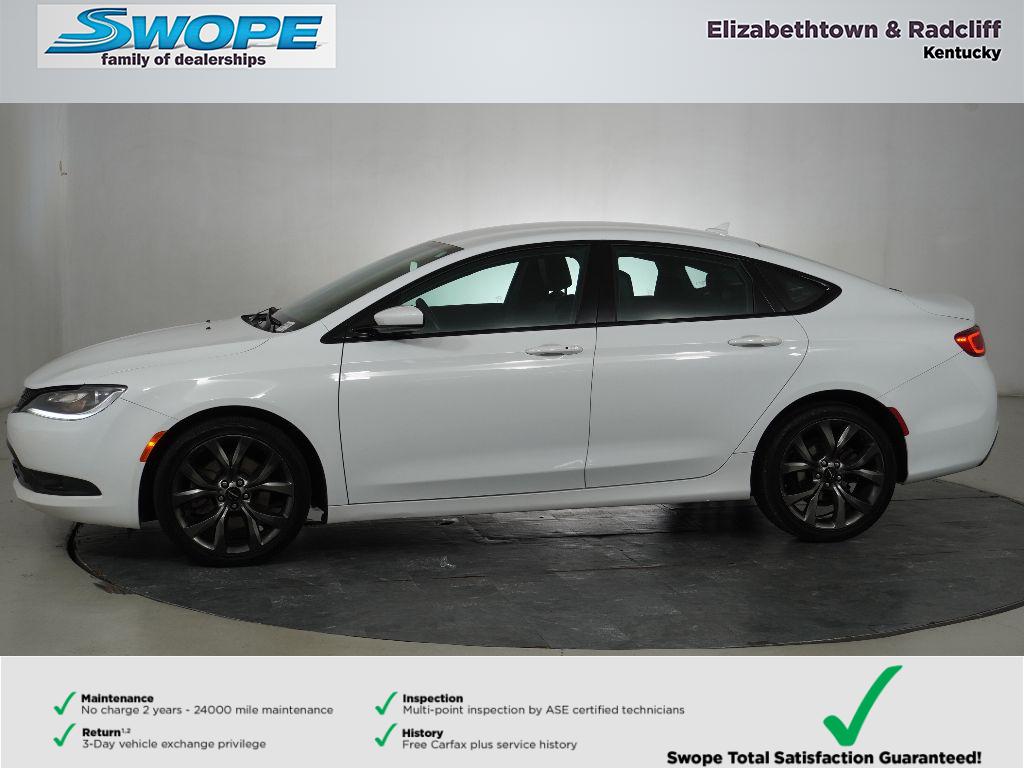 2016 Chrysler 200 S photo 4