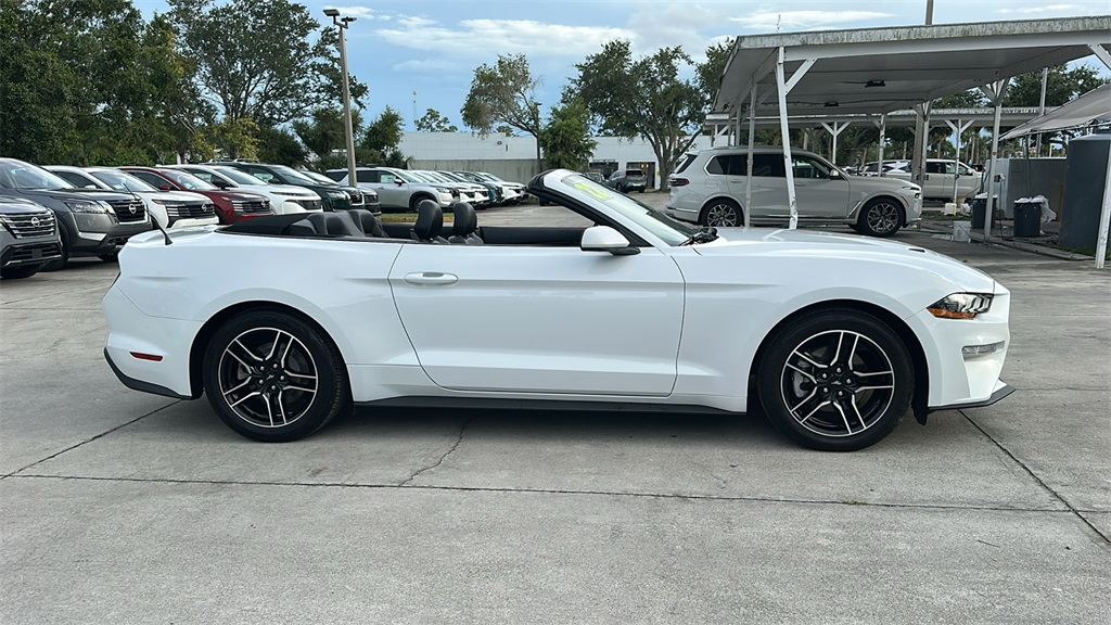 2022 Ford Mustang EcoBoost Premium photo 11