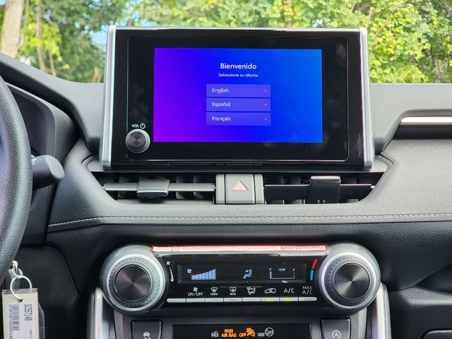2025 Toyota RAV4 LE photo 7