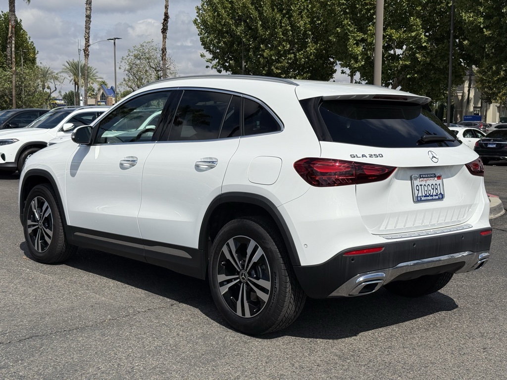 2025 Mercedes Benz GLA 250 photo 3