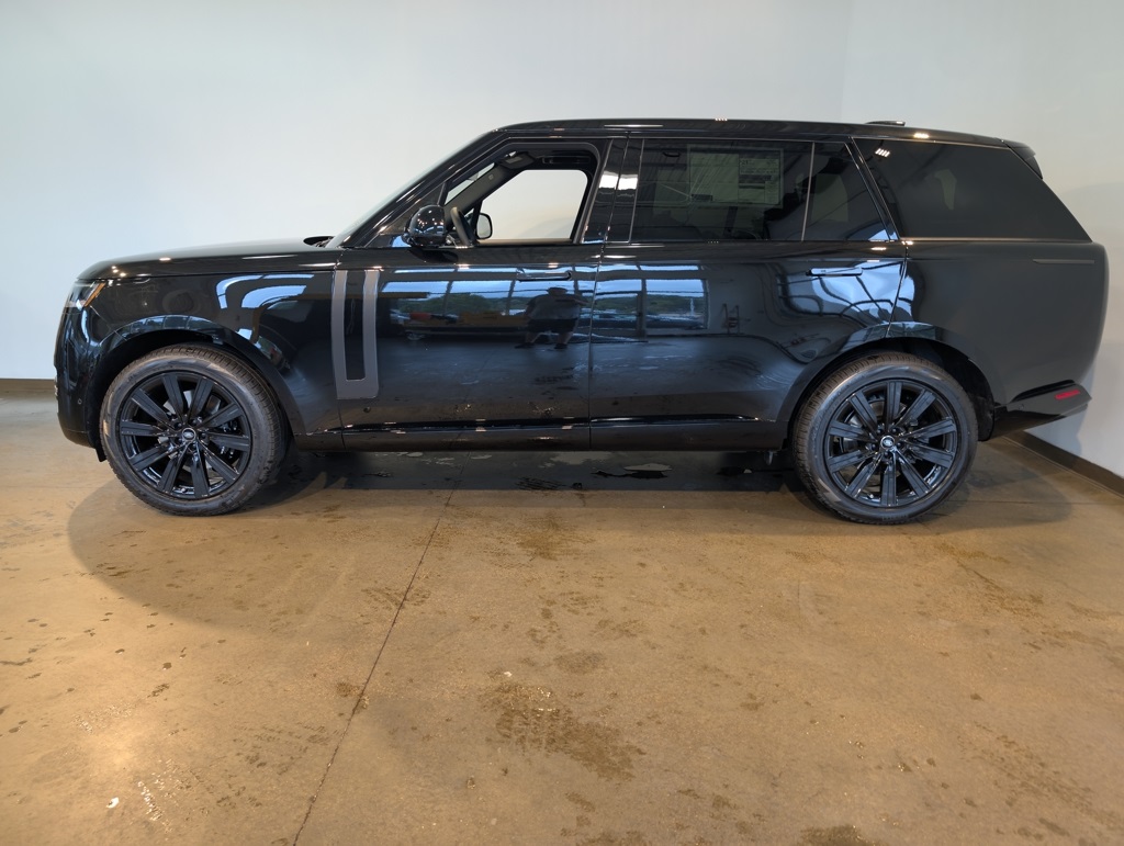 2025 Land Rover Range Rover SE photo 2