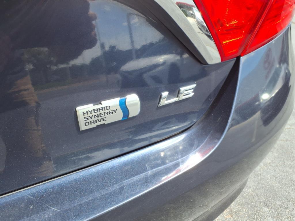 2015 Toyota Camry Hybrid LE photo 5