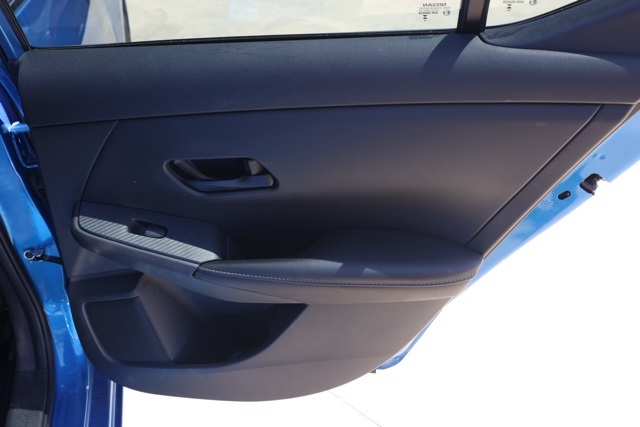 2025 Nissan Sentra SV photo 17