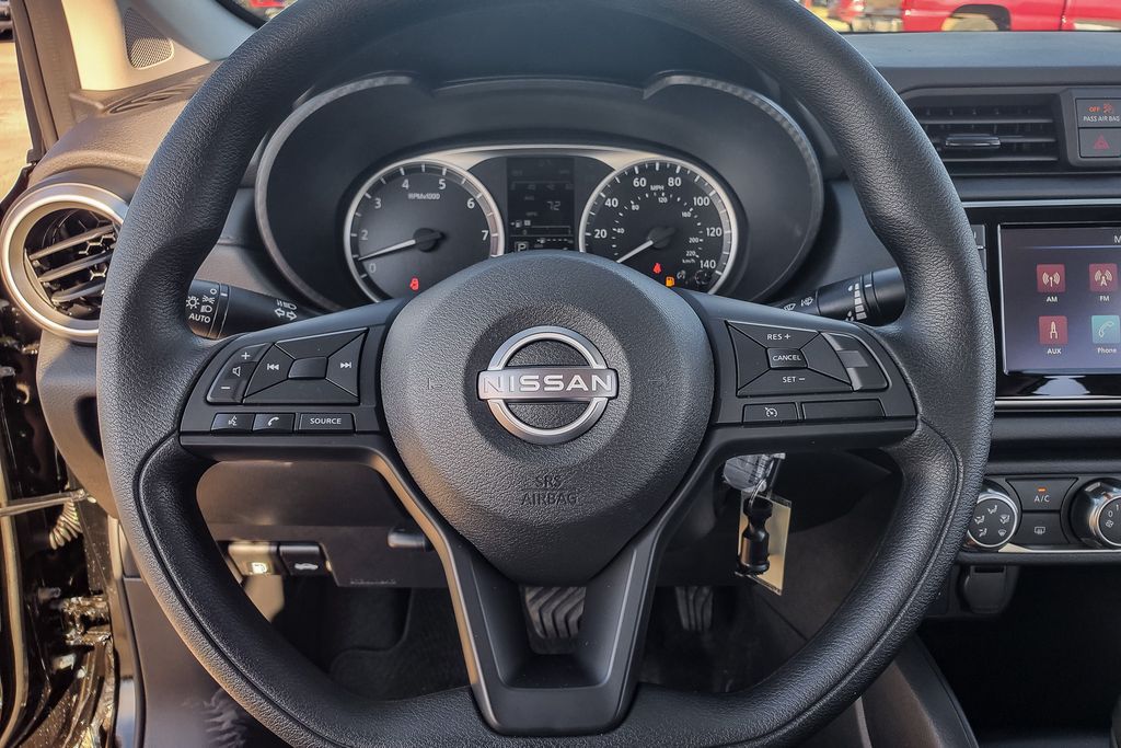 2025 Nissan Versa S photo 16