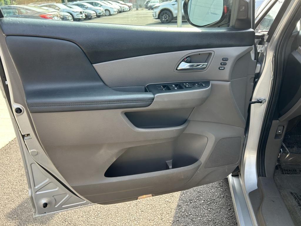 2015 Honda Odyssey Touring photo 10