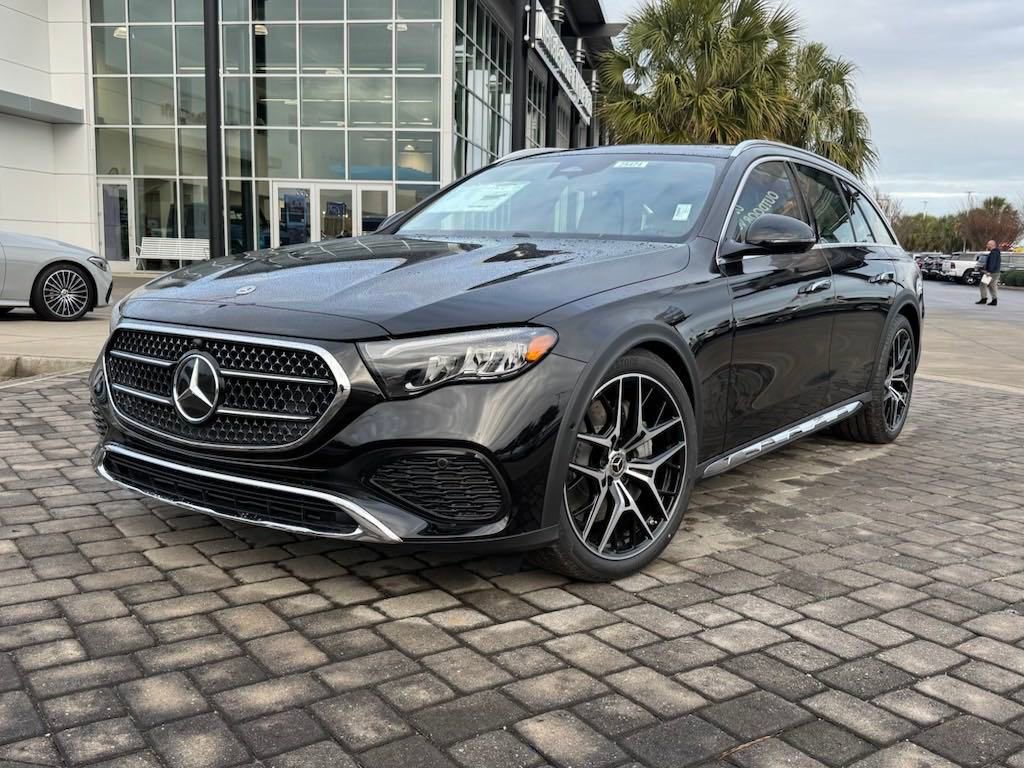 2025 Mercedes Benz E 450 Wagon photo 2