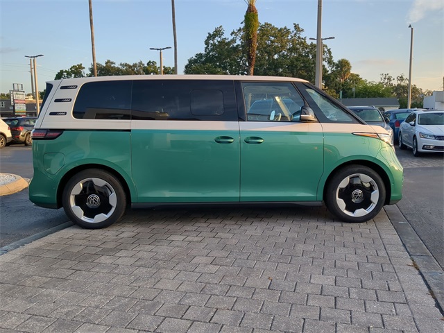 2025 Volkswagen ID. Buzz Pro Plus photo 3