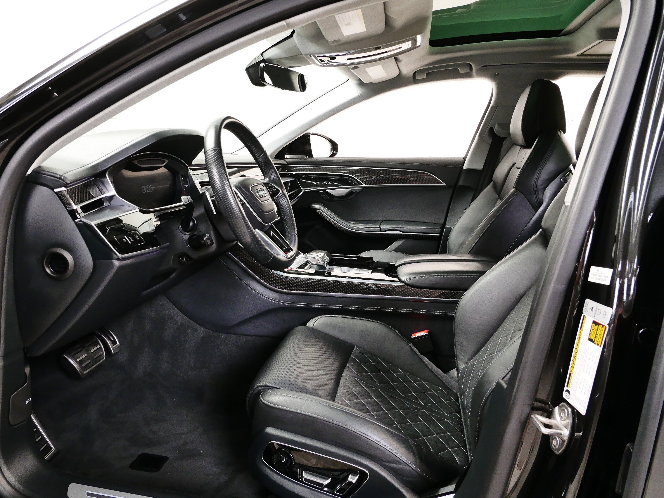2022 Audi S8 4.0T Quattro photo 14