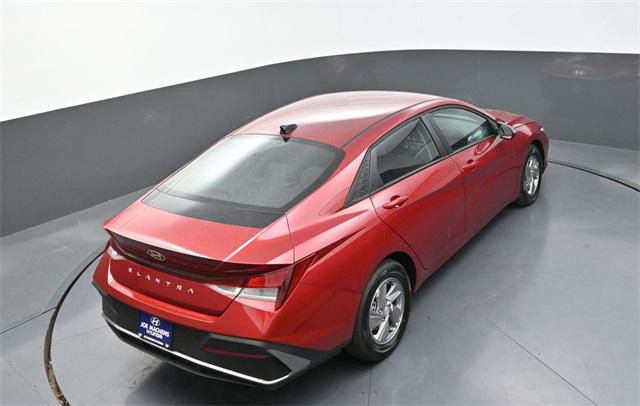 2025 Hyundai Elantra SE photo 26