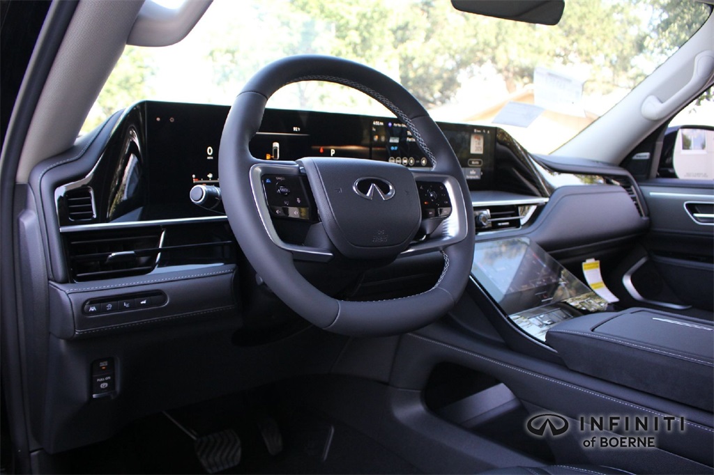 2026 Infiniti QX80 Luxe photo 4