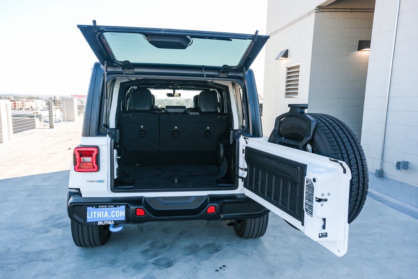 2022 Jeep Wrangler 4xe Unlimited Sahara photo 26
