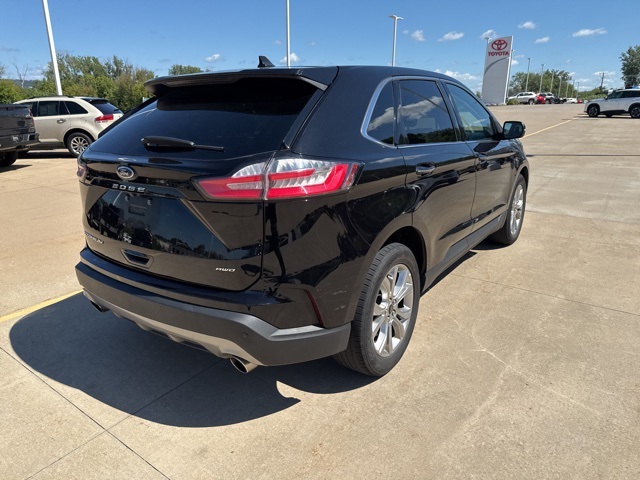 2024 Ford Edge Titanium photo 10