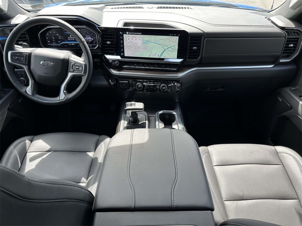 2025 Chevrolet Silverado 1500 RST photo 2