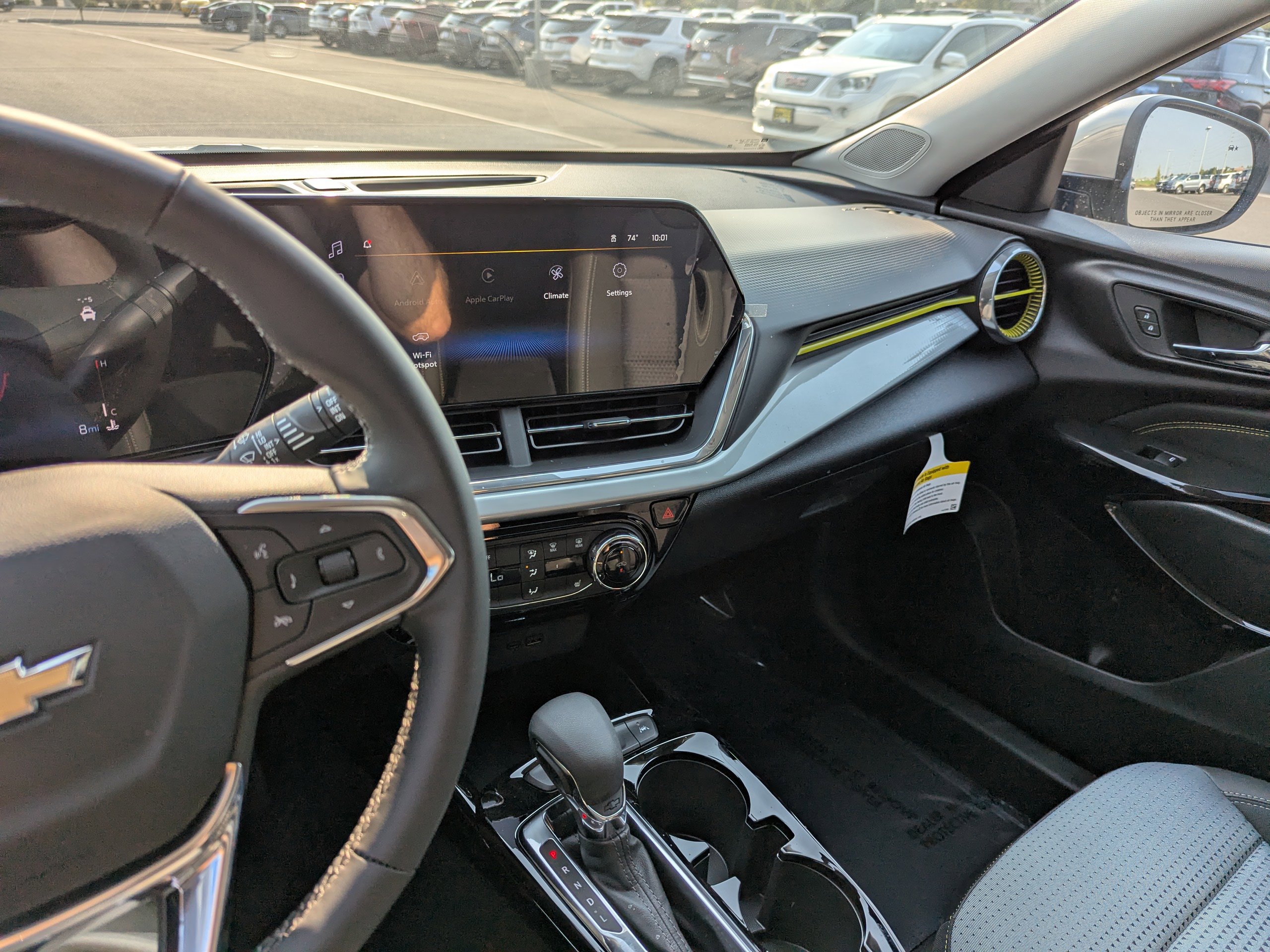 2025 Chevrolet Trax LT photo 18