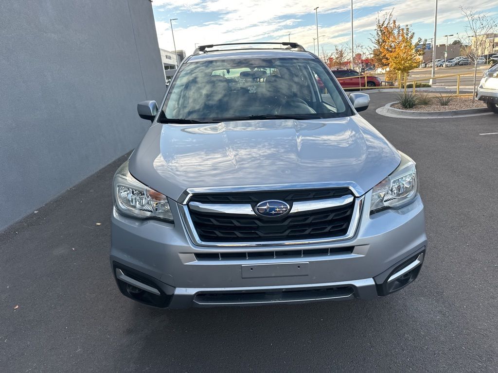 2017 Subaru Forester 2.5i Premium photo 2