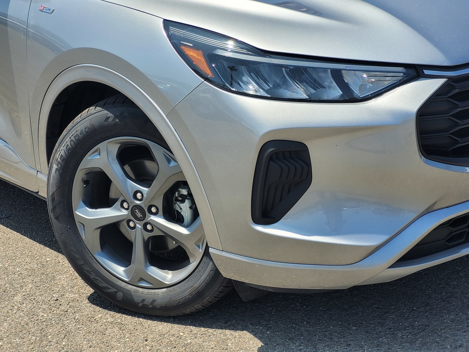 2023 Ford Escape ST-Line photo 9
