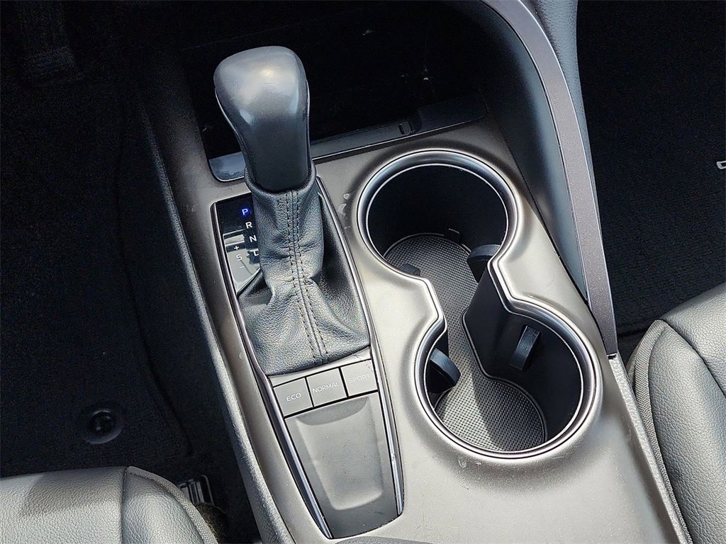 2023 Toyota Camry SE photo 12