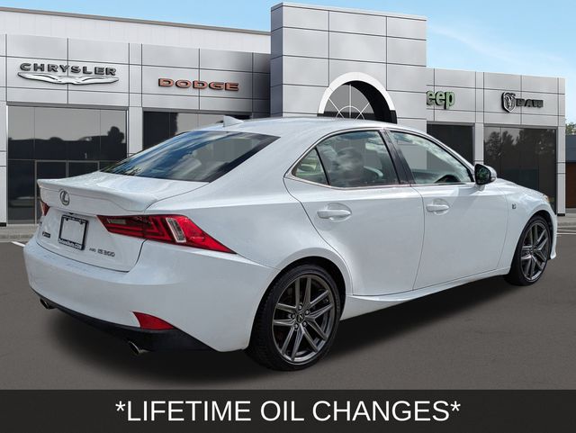 2016 Lexus IS 300 F SPORT photo 3
