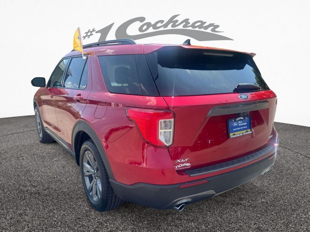 2021 Ford Explorer XLT Sport photo 3