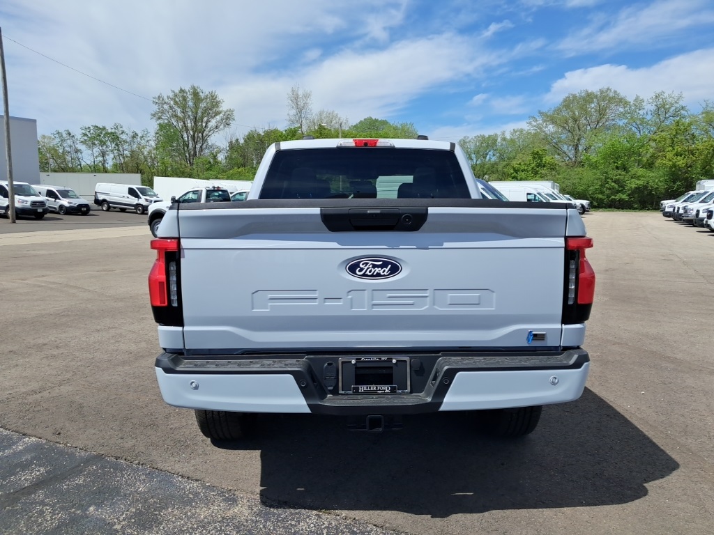 2025 Ford F-150 Lightning photo 5