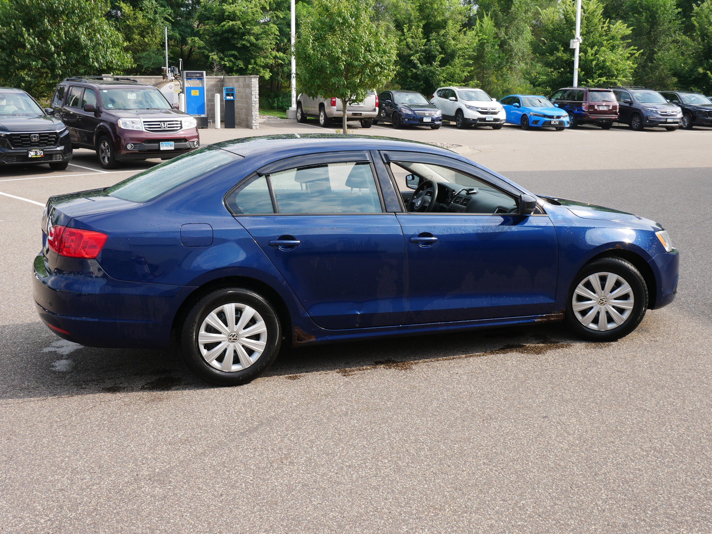 Used 2011 Volkswagen Jetta Base with VIN 3VW1K7AJ0BM059898 for sale in Coon Rapids, MN