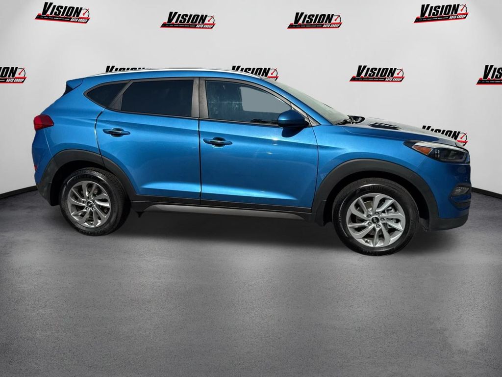 2016 Hyundai Tucson SE photo 4