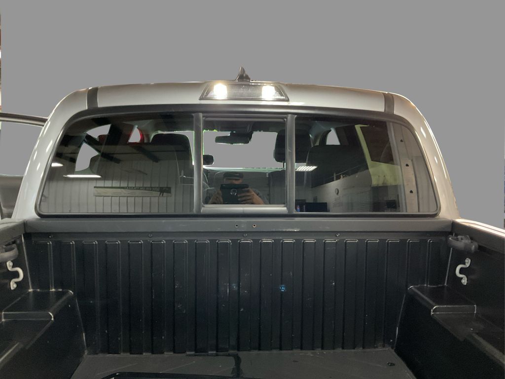 2022 Toyota Tacoma SR photo 21