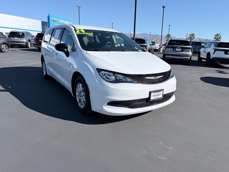 Pre-Owned 2024 Chrysler Voyager LX's photo