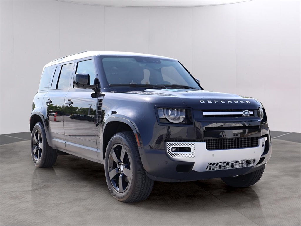 2025 Land Rover Defender 110 S photo 2