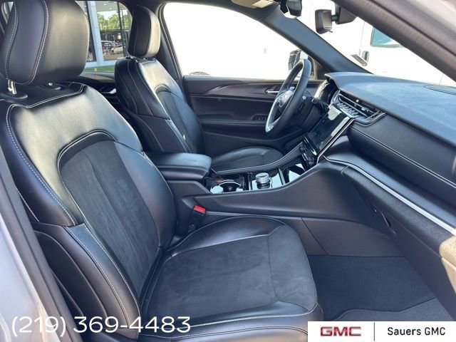 2023 Jeep Grand Cherokee Laredo Altitude photo 30
