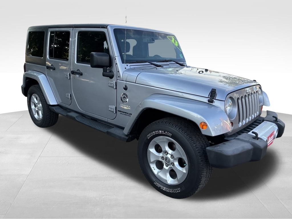 2013 Jeep Wrangler Unlimited Sahara photo 7