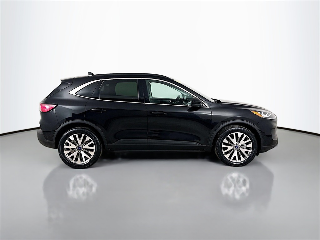 2021 Ford Escape Titanium photo 4